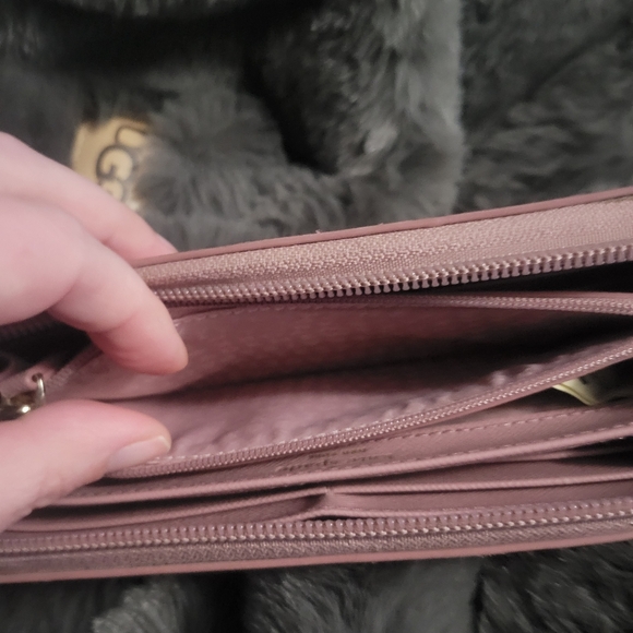 Kate Spade full zip Pink Glitter Wallet - Picture 14 of 16